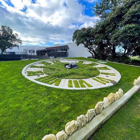 Swiss-Belhotel Napier Exterior photo The grass clock at the entrance to the museum
